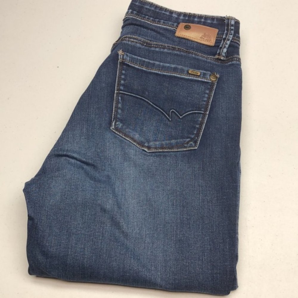 LIKE NEW LOIS COMFORT WAIST STRAIGHT LEG JEANS 28x32 ⭐️